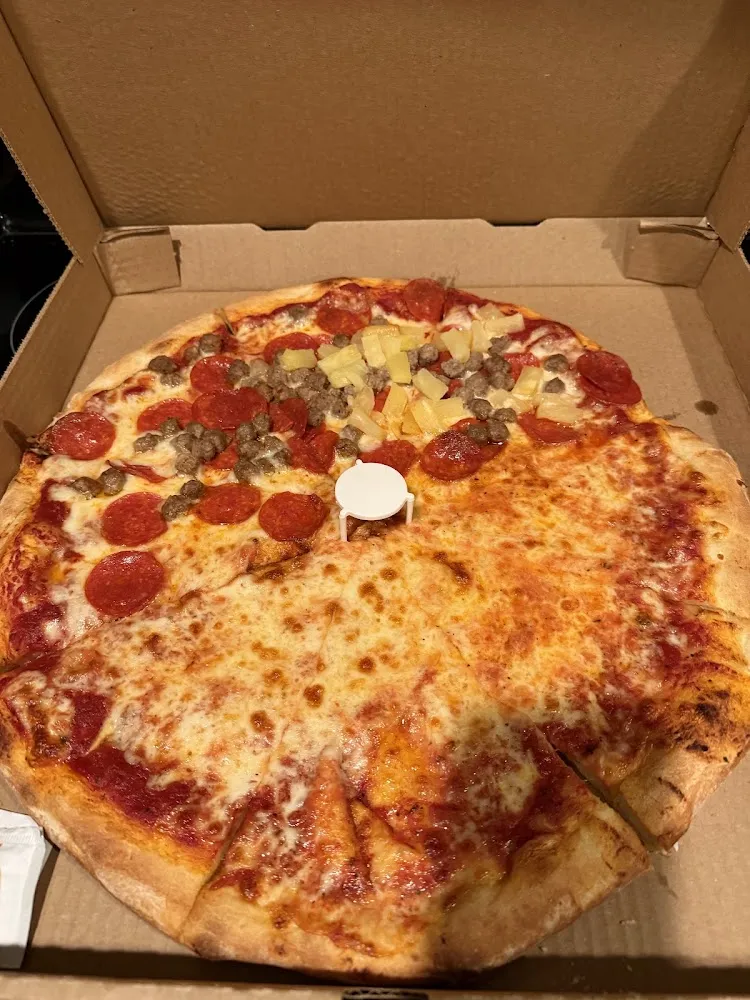 1 2 Pepperoni Hamburger 1 4w Pinapples 1 2 Cheese and Pinaplez